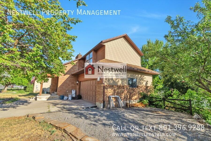 1894 Kays Creek Dr - Photo 2 of 27