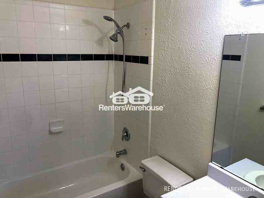 19914 Moonriver Dr - Photo 3 of 13