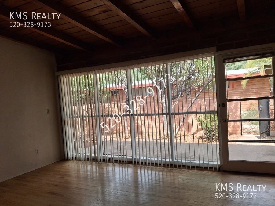 2431 E 2nd St - Photo 6 of 26