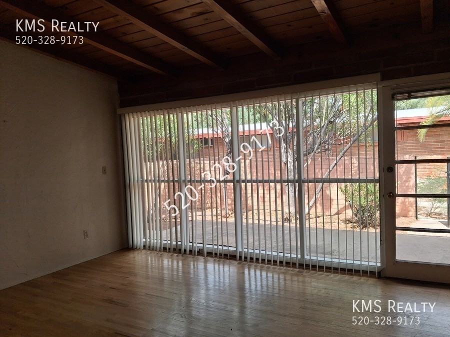 2431 E 2nd St - Photo 7 of 26
