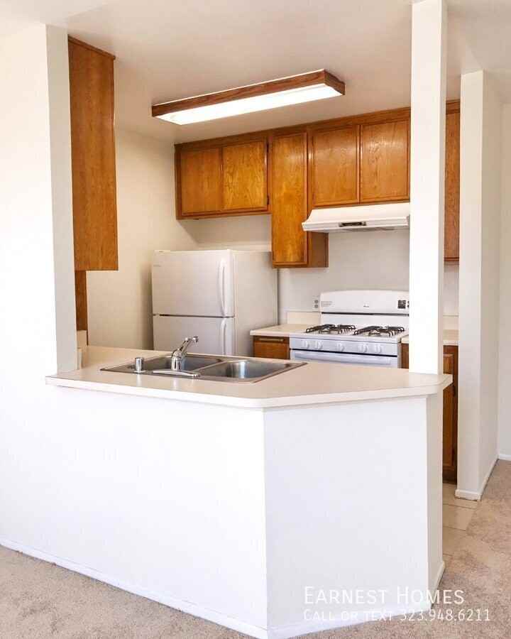 3626 Empire Dr #4 - Photo 3 of 9
