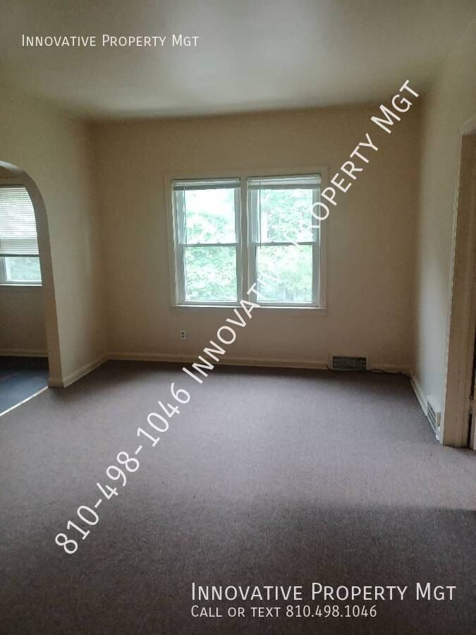 702 Thomson St #5 - Photo 2 of 17