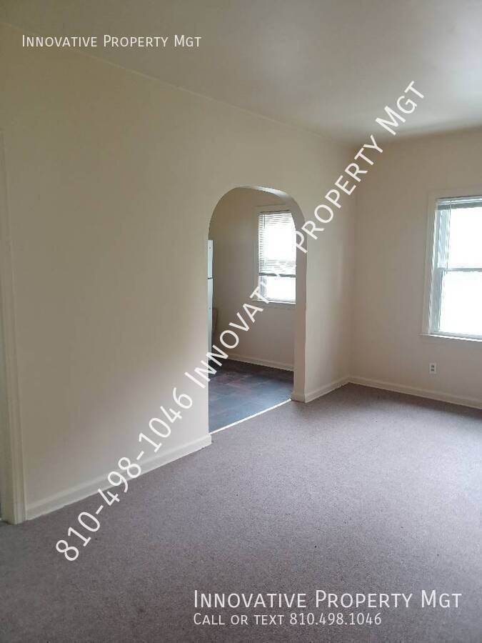 702 Thomson St #5 - Photo 3 of 17