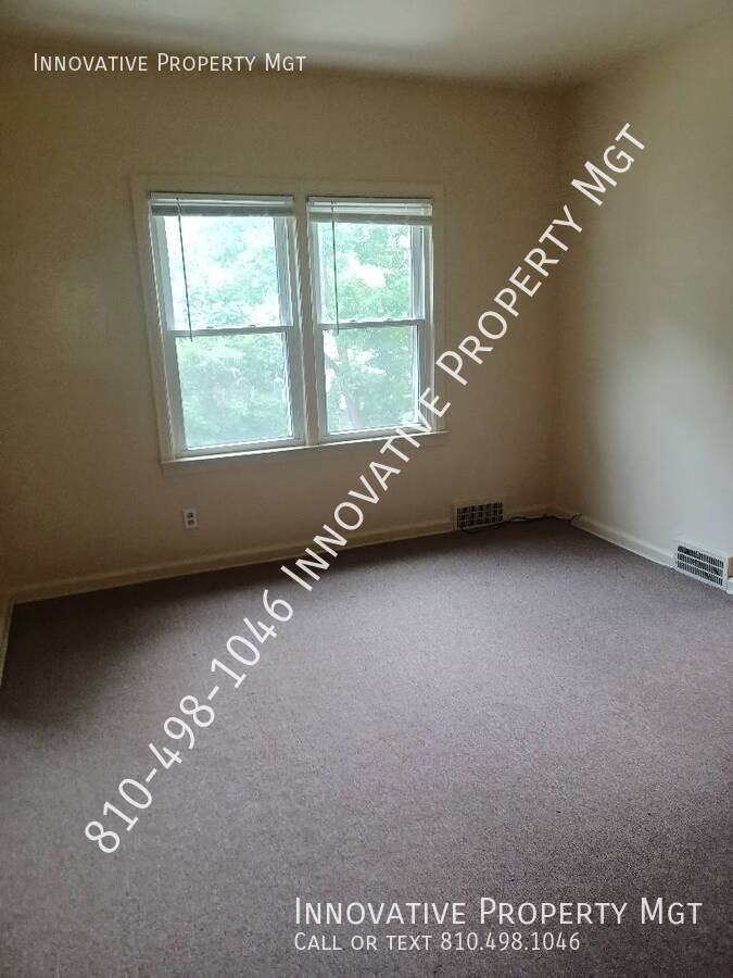 702 Thomson St #5 - Photo 4 of 17