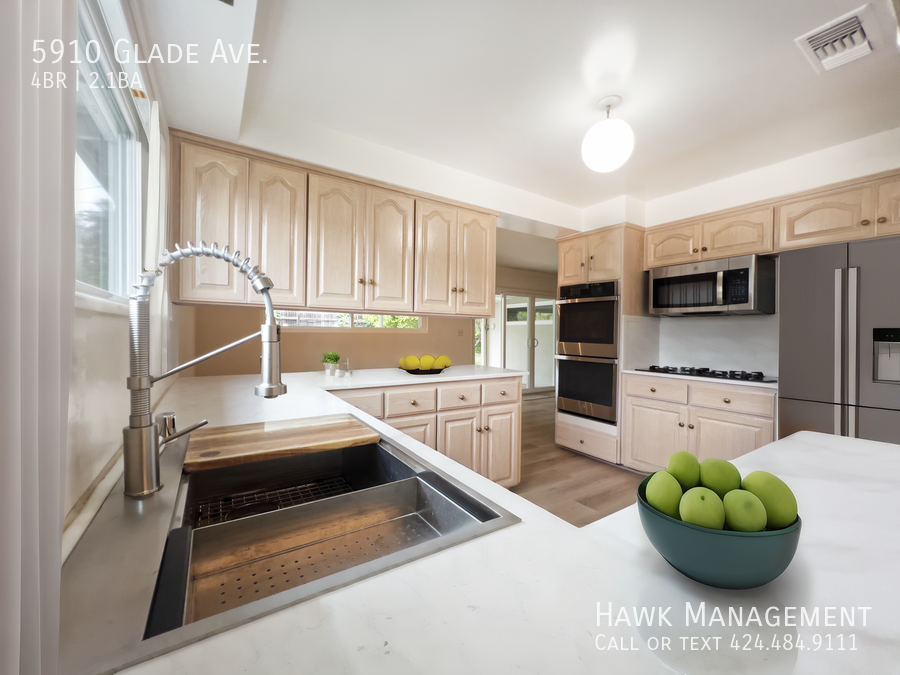 5910 Glade Ave - Photo 5 of 28