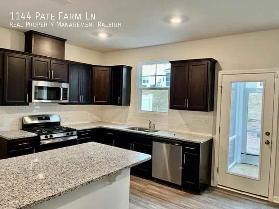 1144 Pate Farm Ln - Photo 2 of 14