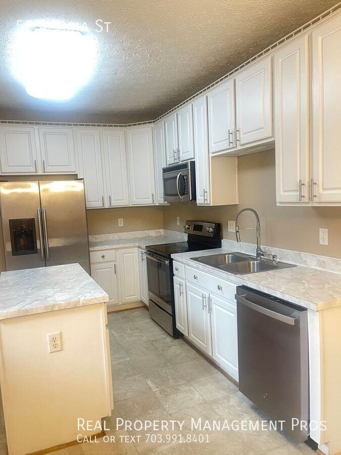 52 Acadia St - Photo 7 of 23