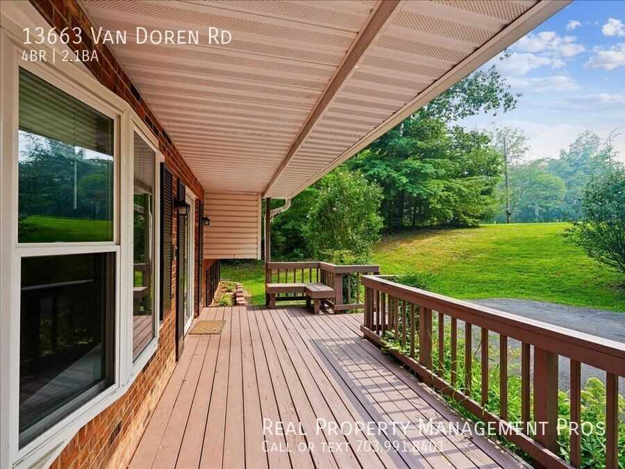 13663 Van Doren Rd - Photo 6 of 39