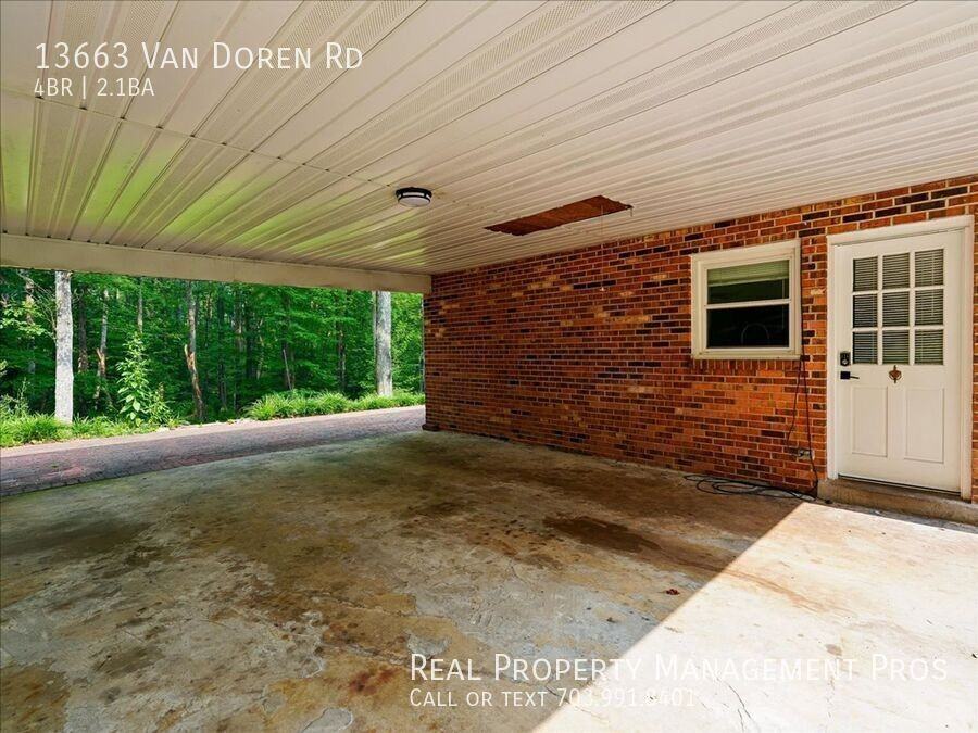 13663 Van Doren Rd - Photo 7 of 39