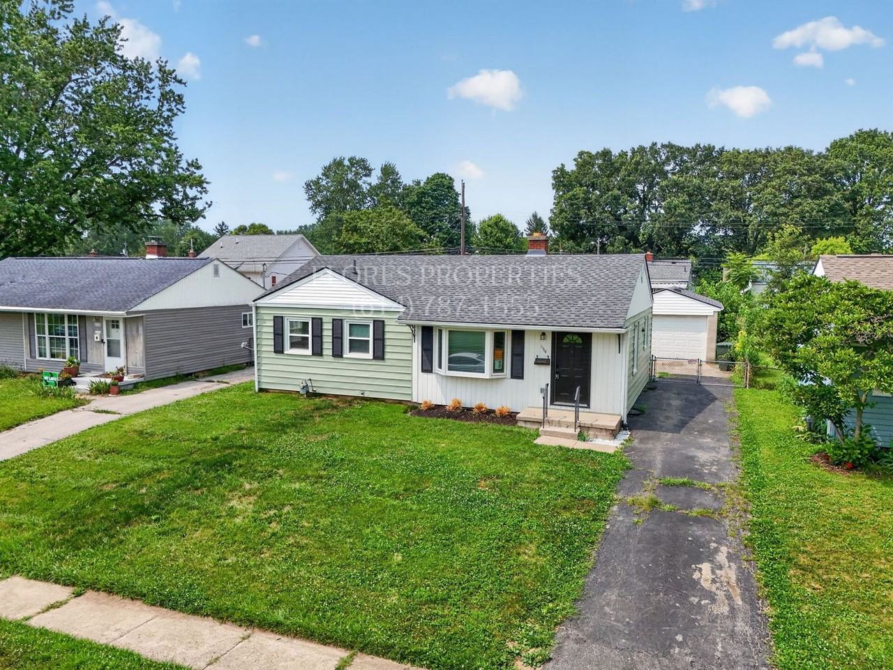 1136 Pauline Ave - Photo 2 of 50