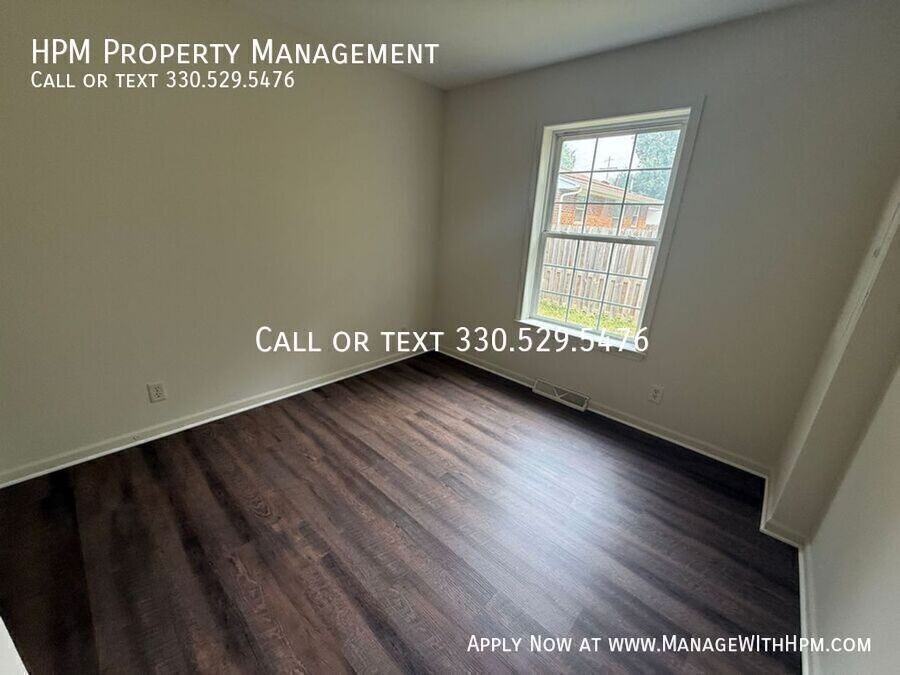 228 Bernower Ave Sw - Photo 2 of 8