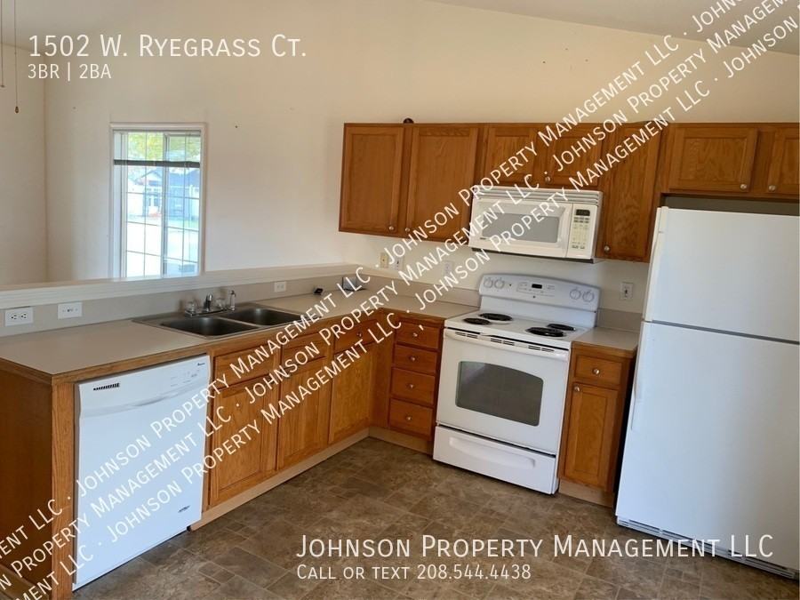 1502 W Ryegrass Ct - Photo 4 of 12
