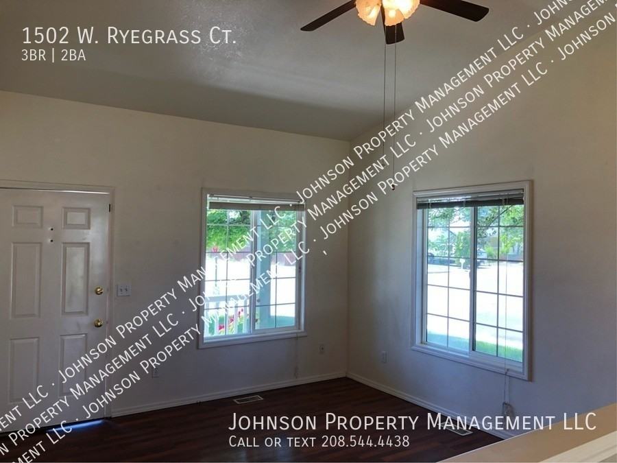 1502 W Ryegrass Ct - Photo 6 of 12