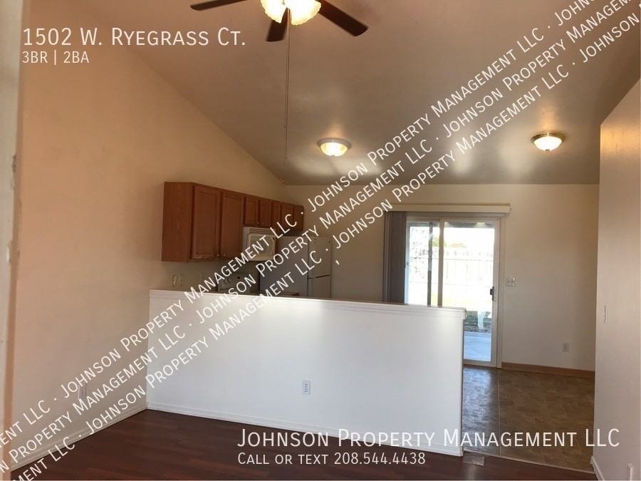 1502 W Ryegrass Ct - Photo 5 of 12