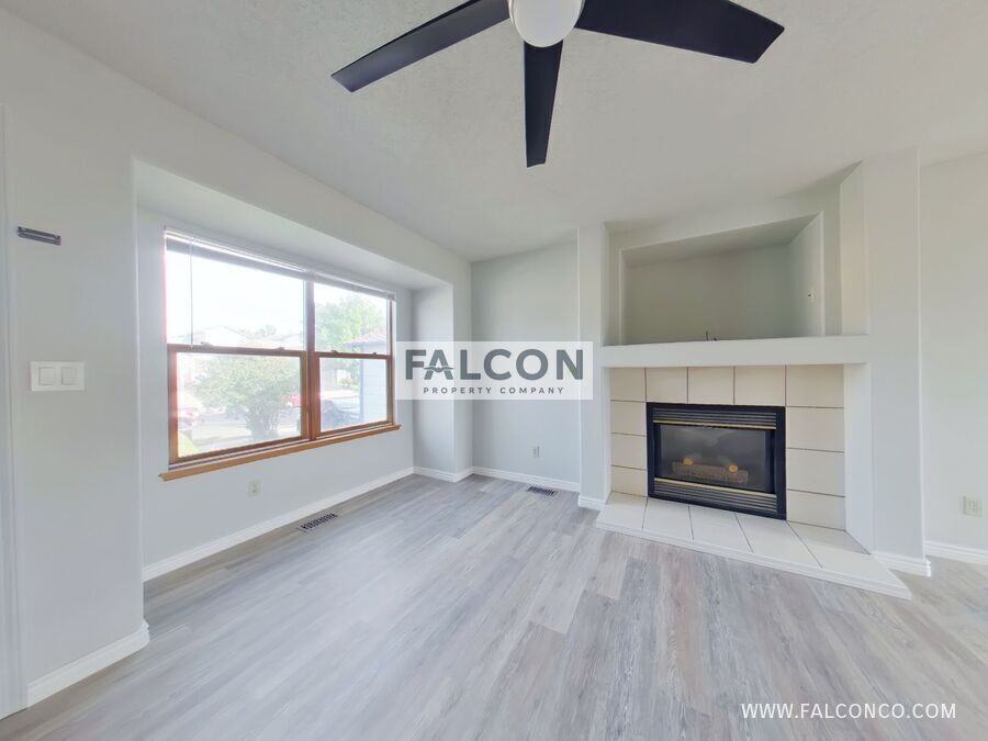 5982 Corinth Dr - Photo 5 of 20