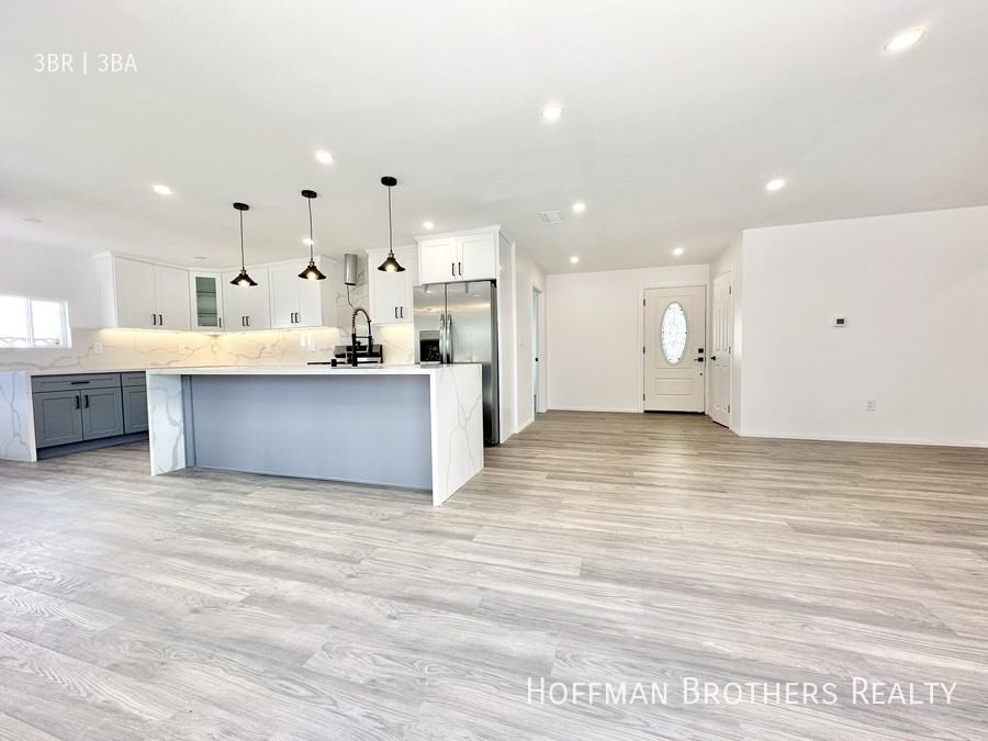 6243 Platt Ave - Photo 3 of 18
