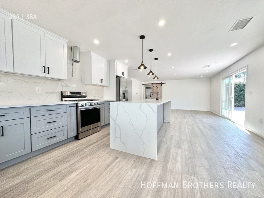 6243 Platt Ave - Photo 4 of 18