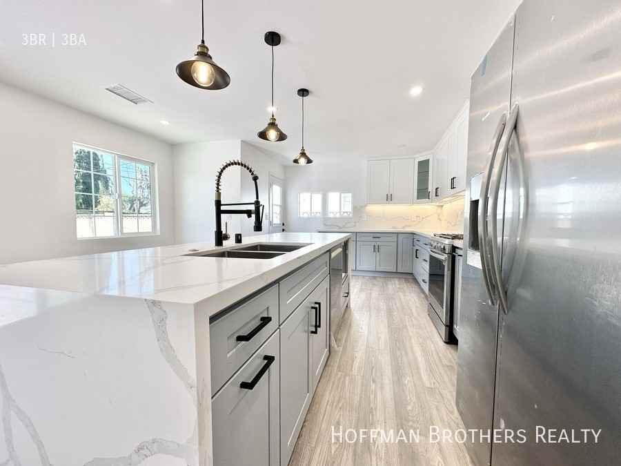 6243 Platt Ave - Photo 6 of 18