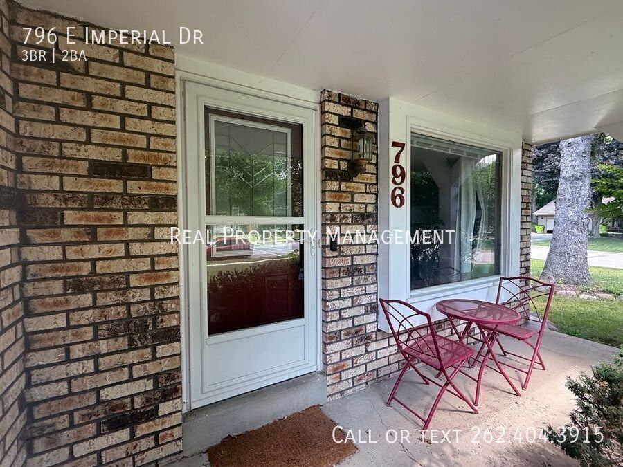 796 E Imperial Dr - Photo 2 of 13
