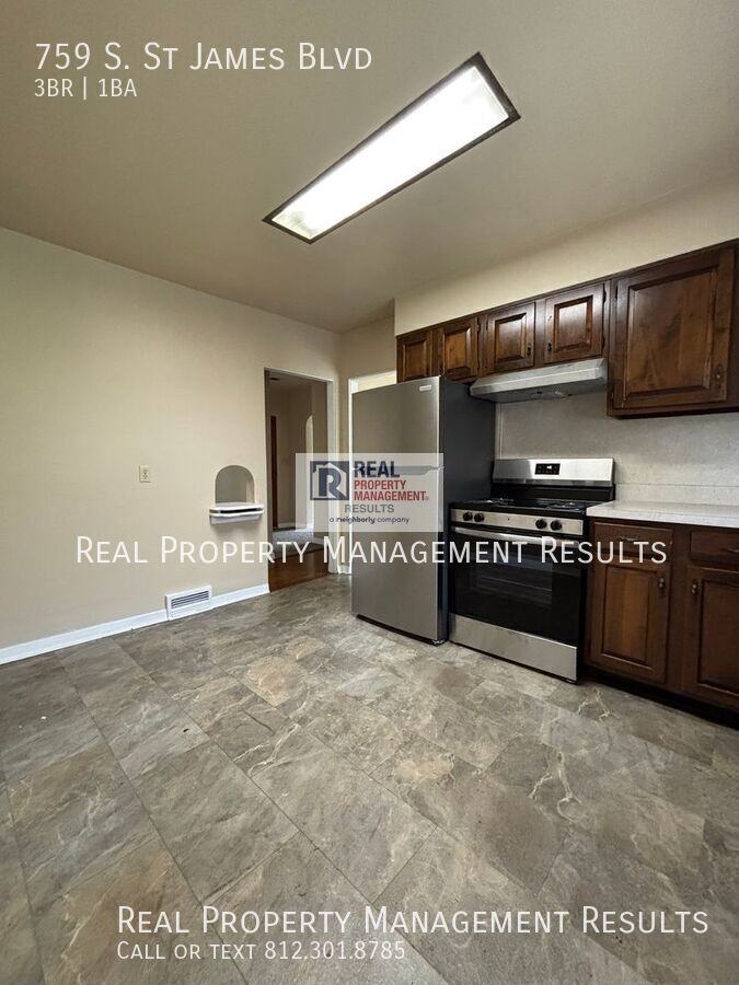 759 S Saint James Blvd - Photo 5 of 16