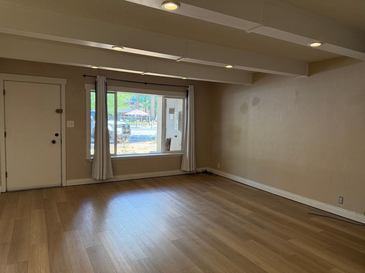 1128A Herbert Ave - Photo 3 of 19