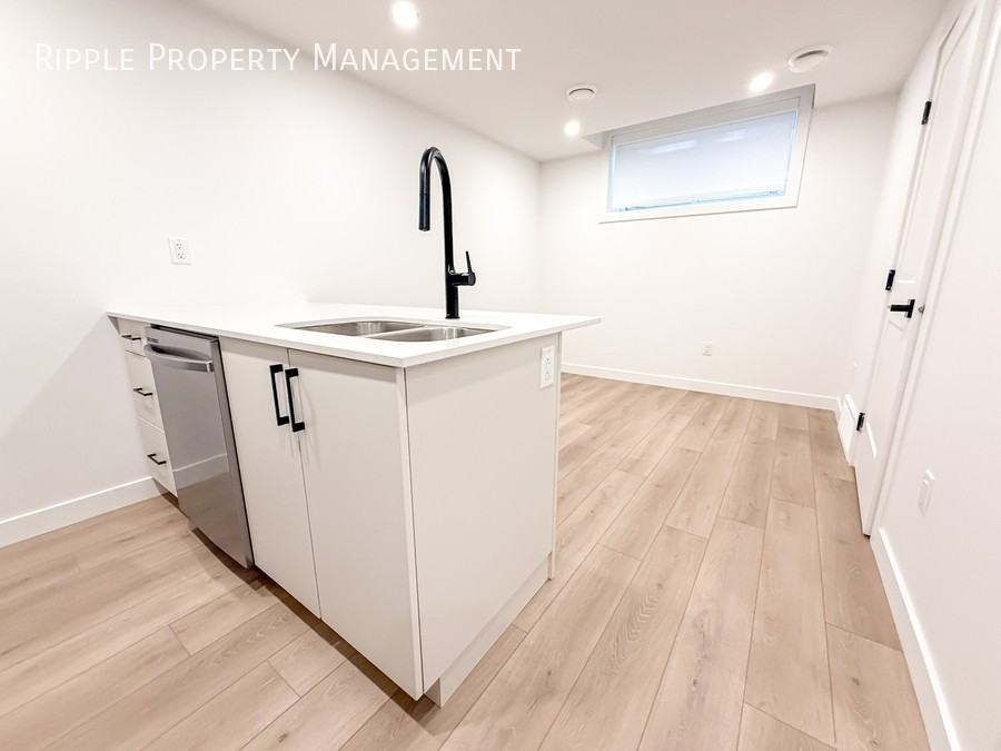 12407 122 Ave Nw - Photo 5 of 11