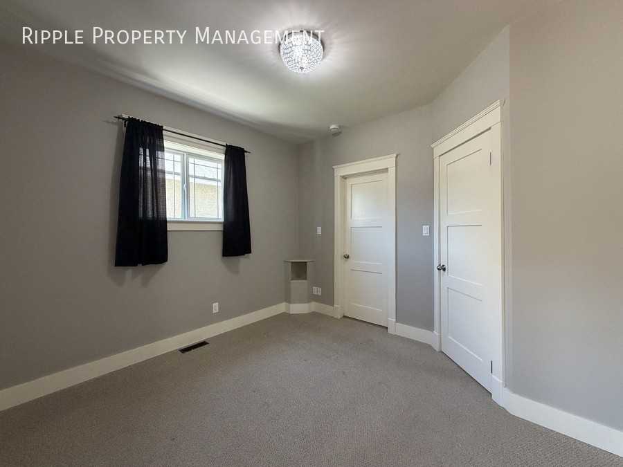 2514 211 St #1 - Photo 6 of 33