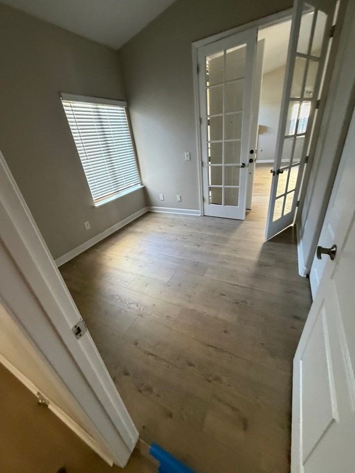 611 Winepress St - Photo 3 of 17