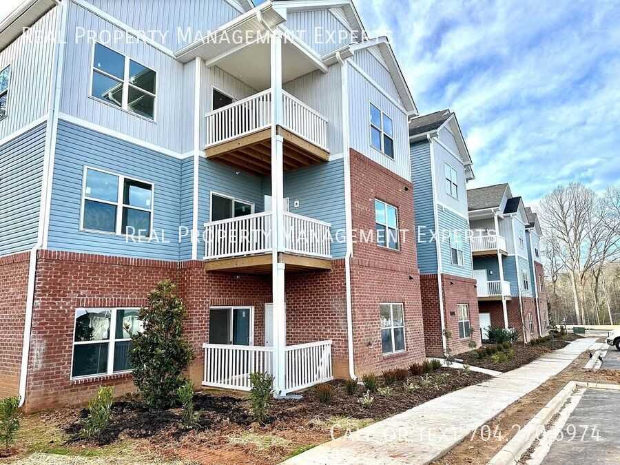 7018 Star Oaks Ln #106 - Photo 2 of 5