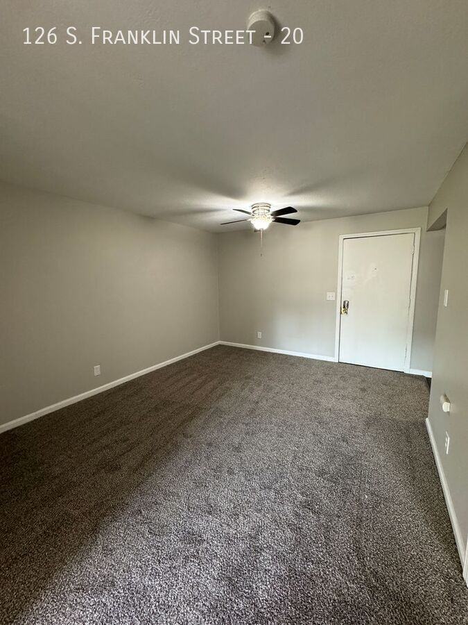 126 S Franklin St #20 - Photo 3 of 15