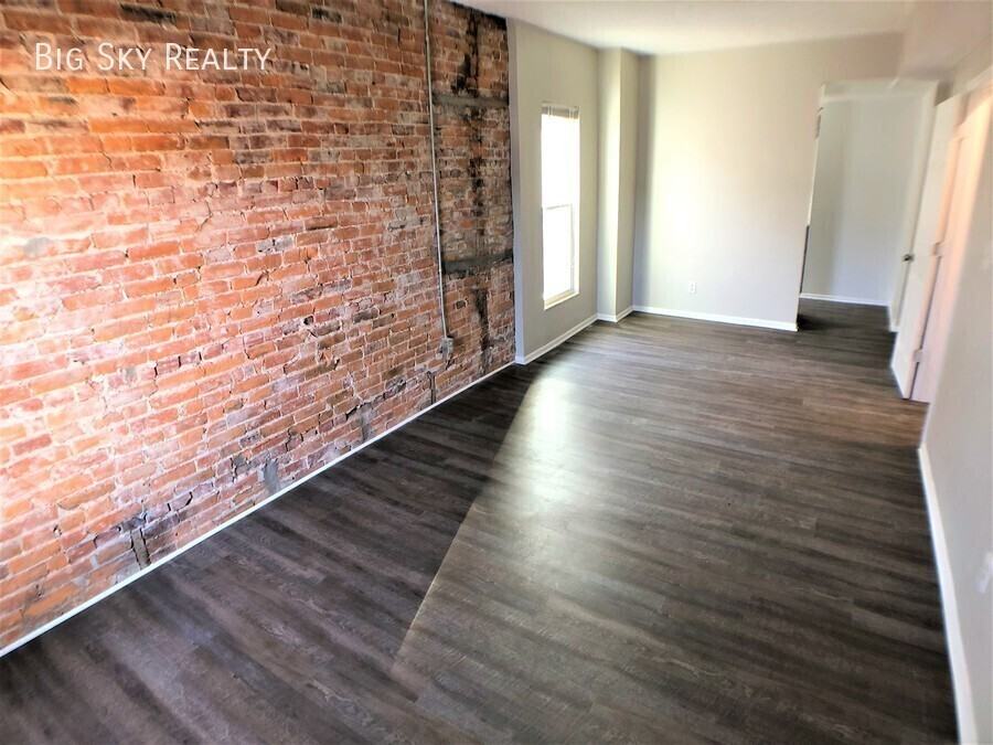879 Oak St #879-1-2 - Photo 2 of 14