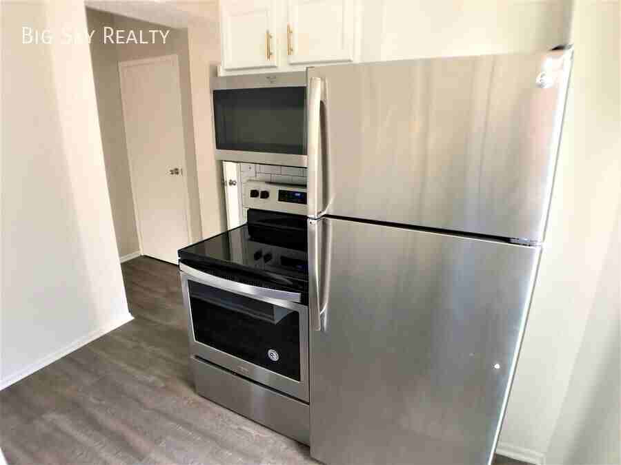 879 Oak St #879-1-2 - Photo 4 of 14