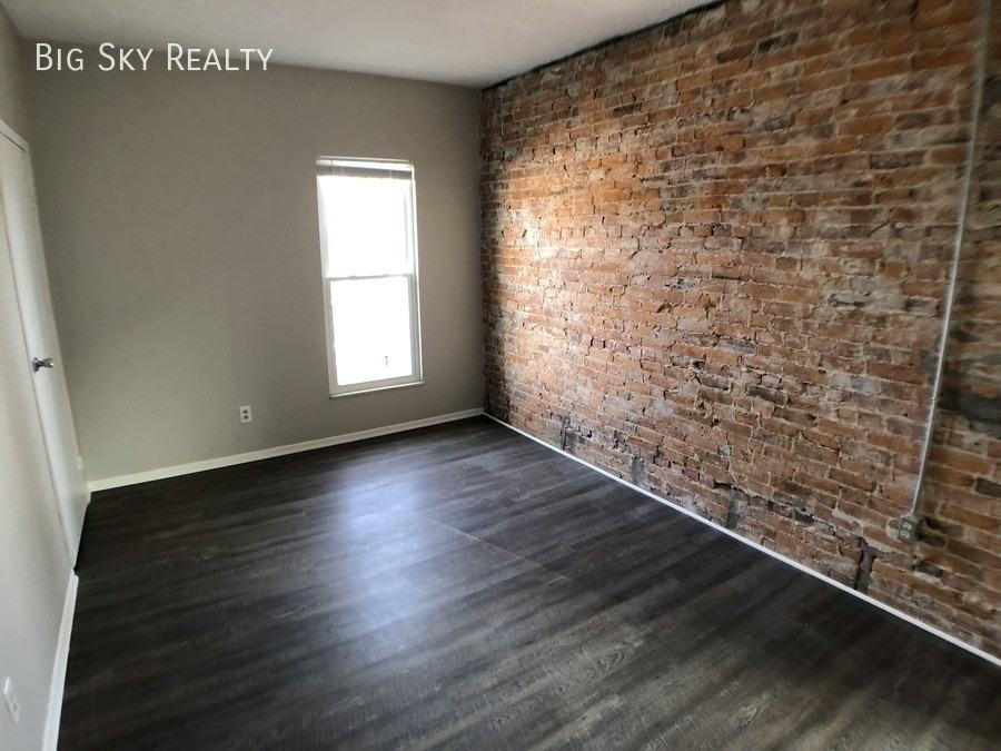 879 Oak St #879-1-2 - Photo 6 of 14