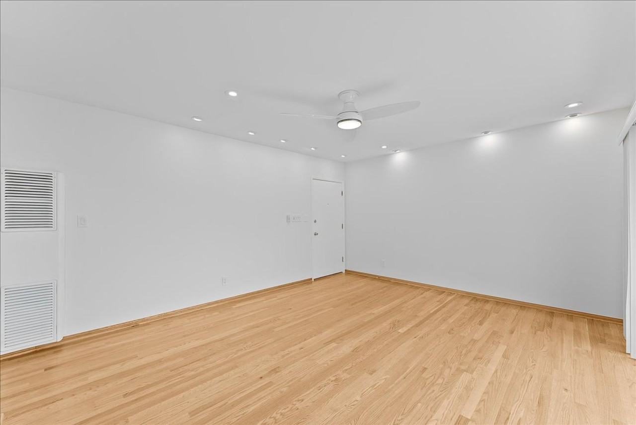 1701 Washington Way #10 - Photo 2 of 15