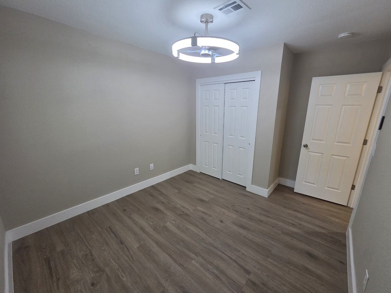 E Haskell Pl - Photo 5 of 11