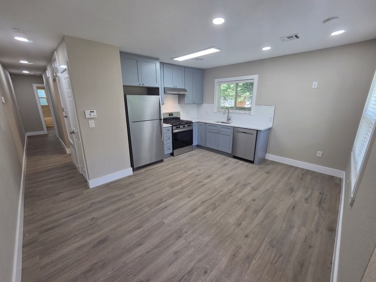 E Haskell Pl - Photo 6 of 11