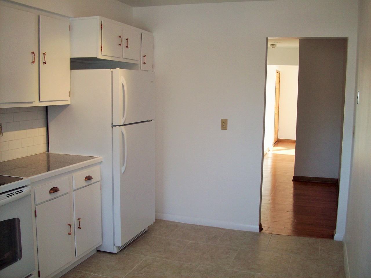 5706 Russett Rd - Photo 2 of 12