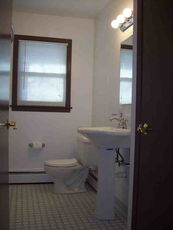 5706 Russett Rd - Photo 7 of 12