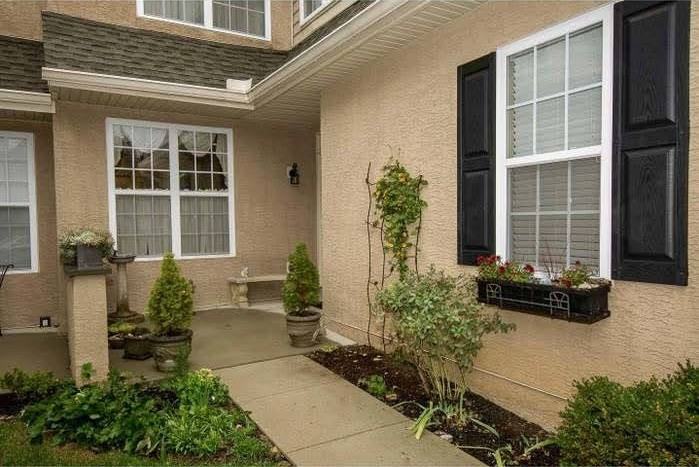 1204 Derry Ln #1204 - Photo 2 of 18