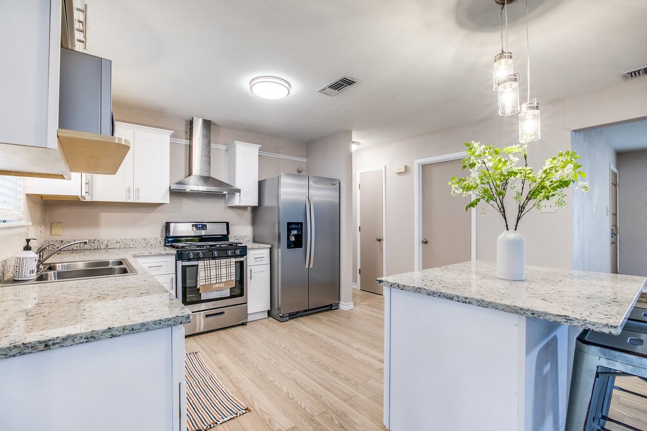 5715 Angie Pl #NA - Photo 6 of 17