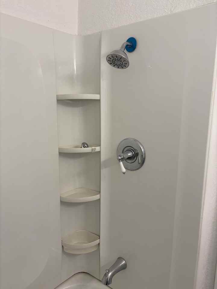 543 Brunswick Blvd #NA - Photo 2 of 8