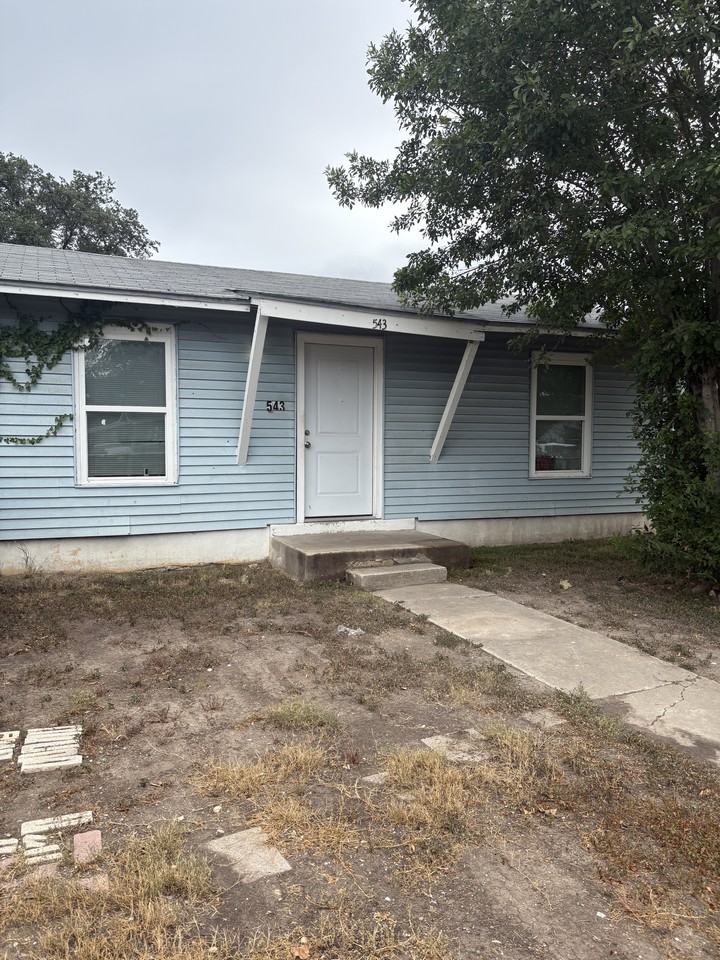 543 Brunswick Blvd #NA - Photo 7 of 8