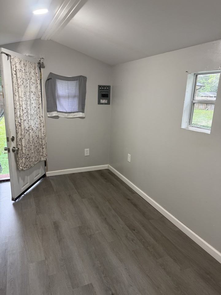 400 Porter Rd #NA - Photo 2 of 8