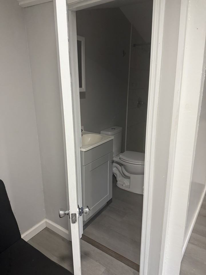 400 Porter Rd #NA - Photo 6 of 8