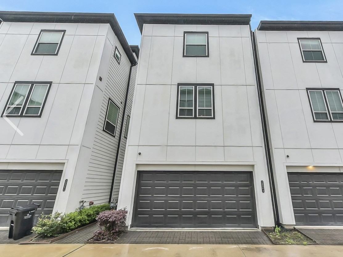 2804 Grand Fountains Dr #NA - Photo 3 of 17