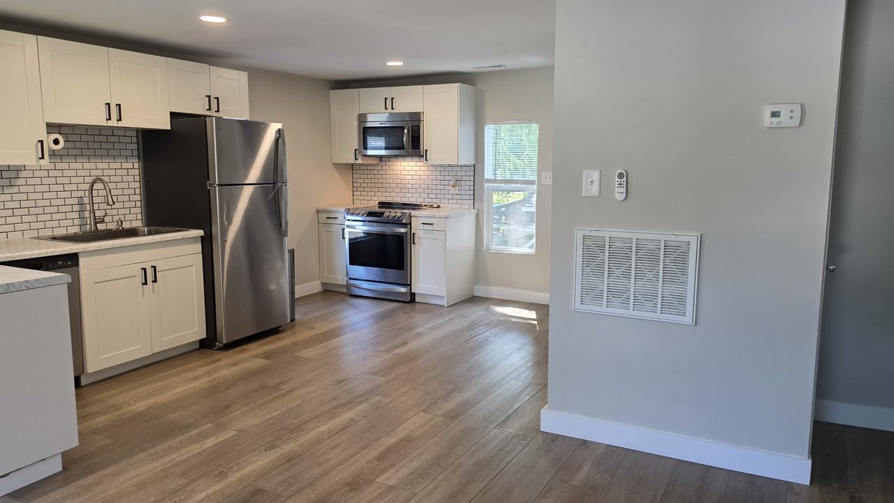 760 E Main St #2 - Photo 2 of 10