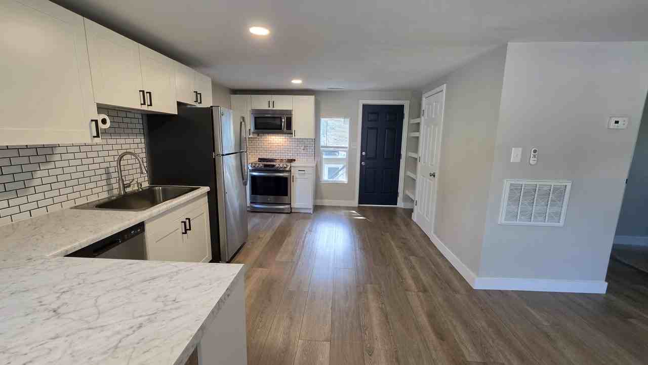 760 E Main St #2 - Photo 3 of 10