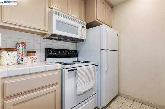 2734 Oak Rd #NA - Photo 6 of 16