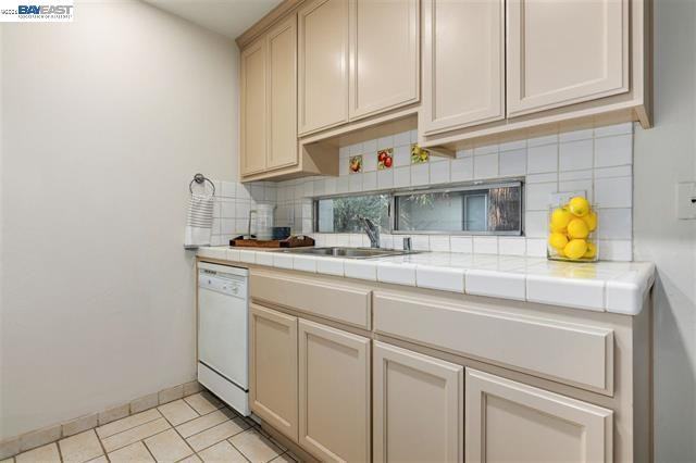 2734 Oak Rd #NA - Photo 7 of 16