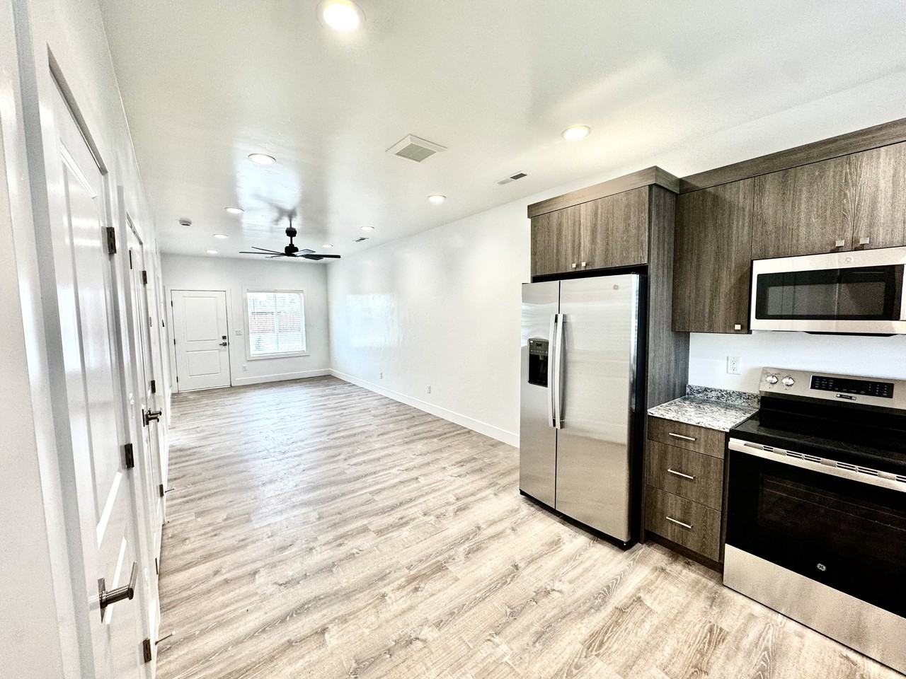 485 Wootton Way #9 - Photo 7 of 8